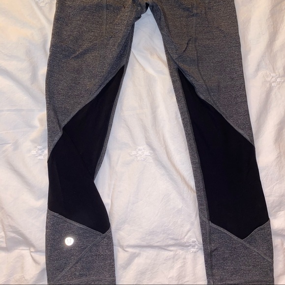 Lululemon cropped leggings - Picture 2 of 3
